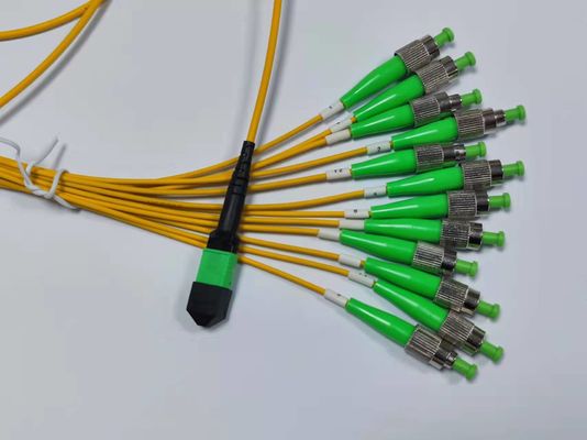 kopen 12 Vibraire MTP MPO-kabel met APC Male to FC APC Fanout Patch Cord voor toepassingen met hoge dichtheid online vervaardiging
