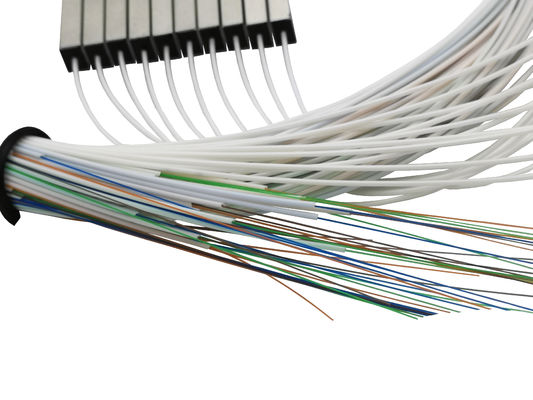 kopen Efficiënt verspreiden van optische signalen Glasvezel PLC Splitter 1*4 Geen connector Voor PON-netwerken online vervaardiging