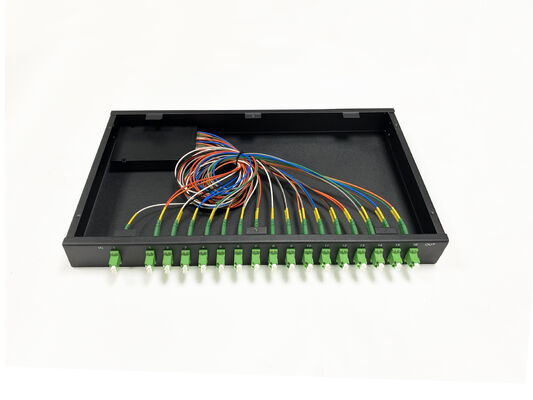 16 Poort LC Glasvezel Patchpaneel ODF Rack Mount 19 Inch met 65dB Return Loss Schuifpaneel